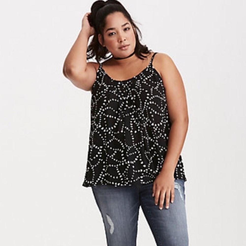 👚2 for $12👕 Torrid Heart Criss Cross Tank Size 2